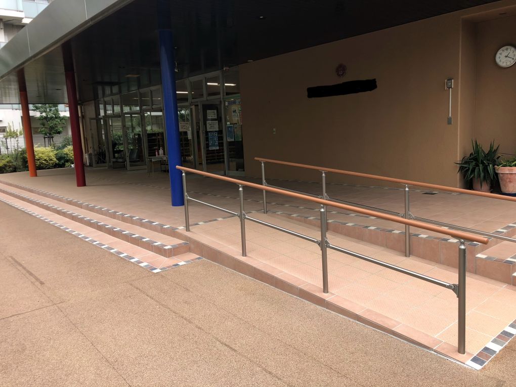 No.33 幼稚園玄関　タイルリフォーム工事 画像