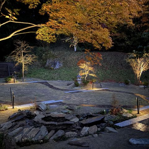 和風庭園のライティング調整会議 アイキャッチ画像